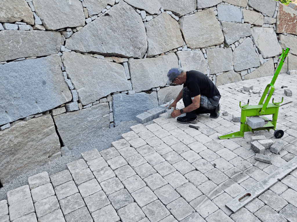 Pflasterarbeiten, Wege und Einfahrten Dauerhafte Verkehrsflächen mit sauberem Aufbau und klarer Struktur